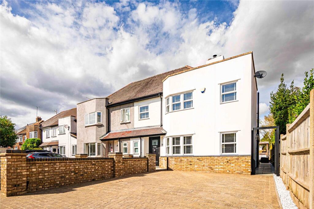 Main image of property: Adeyfield Road, Hemel Hempstead, Hertfordshire, HP2