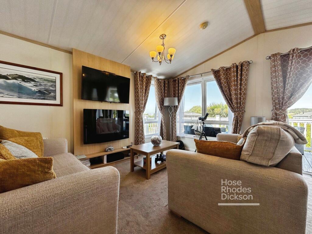 Thorness Lane, Cowes, Isle of Wight - View 5