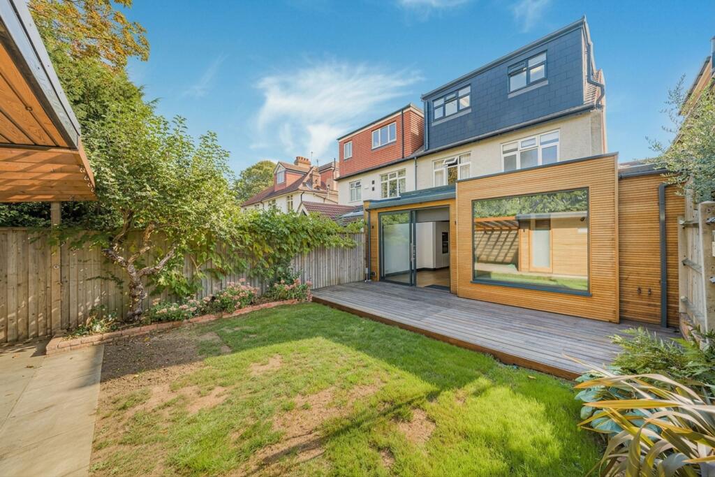 House in London - View 3