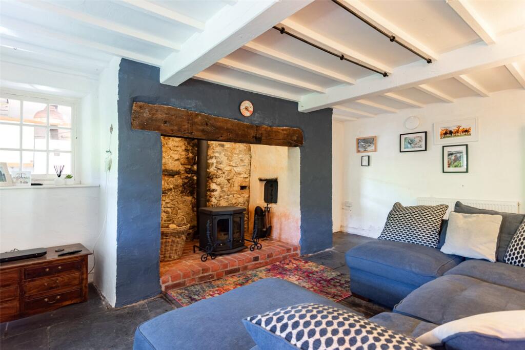 House in Llanllugan, Dwyriw - View 3