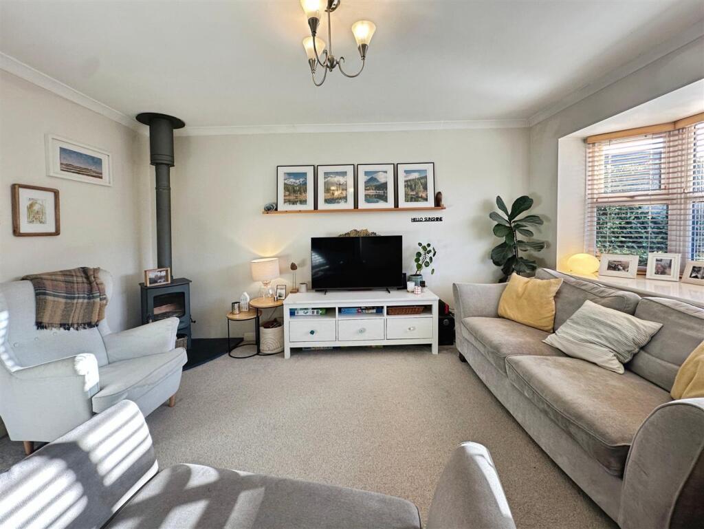 Weilerswist Drive, Whitnash, Leamington Spa photo 2