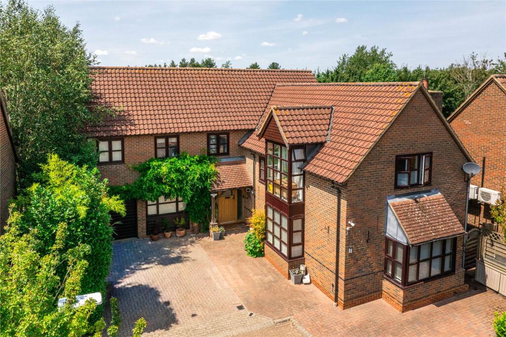 Main image of property: Ackroyd Place, Shenley Lodge, Milton Keynes, Buckinghamshire, MK5
