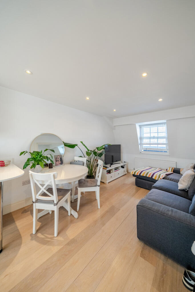 Apartment in London - More