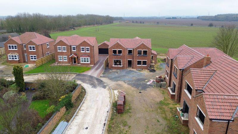 Willows Garth, Roxton Road, Immingham photo 2