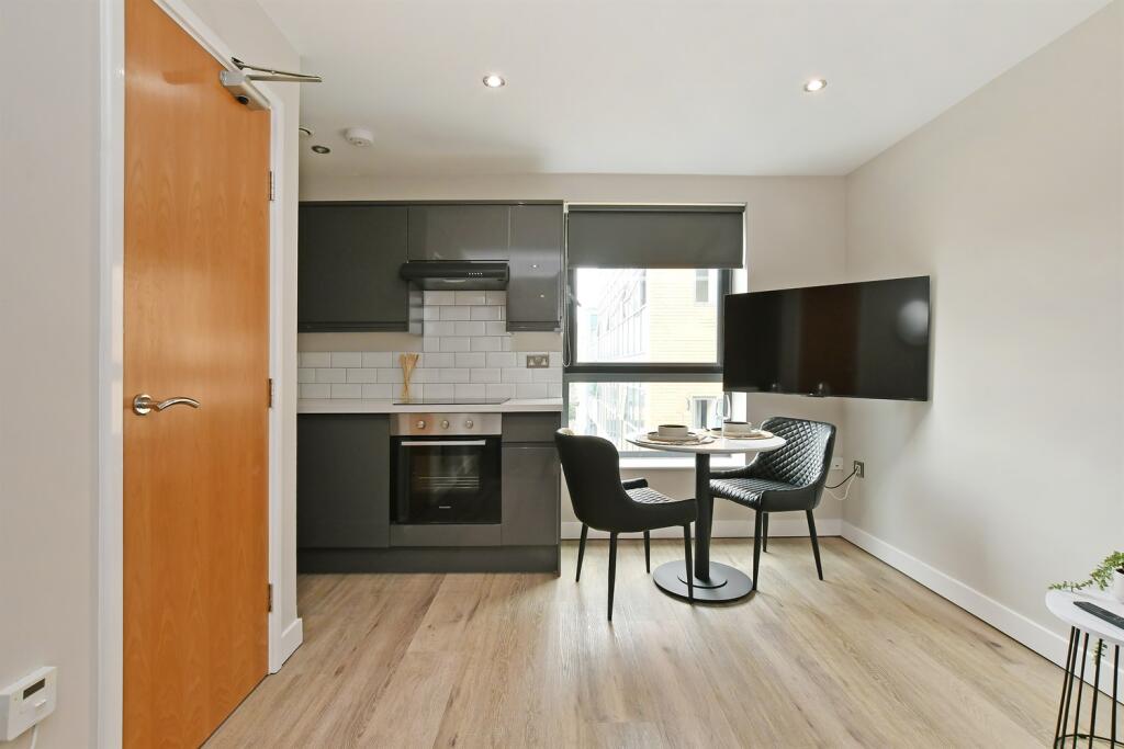 Apartment in Sheffield - More