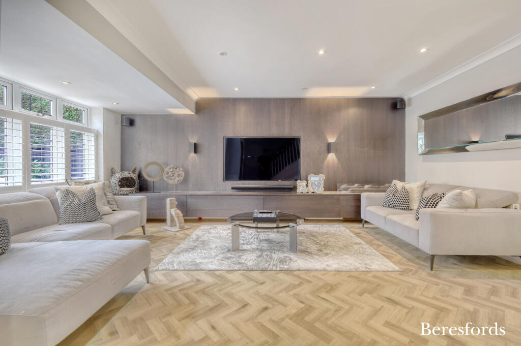 Main image of property: Kilworth Avenue, Shenfield, CM15