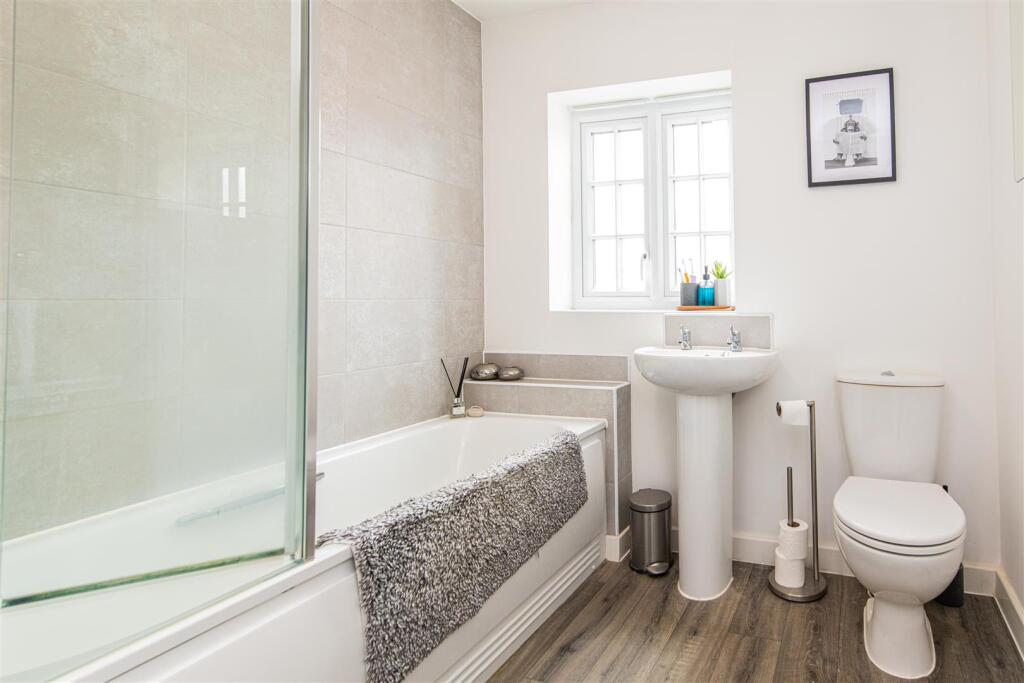 House in Grange Park, Wootton Fields, Wootton - View 6