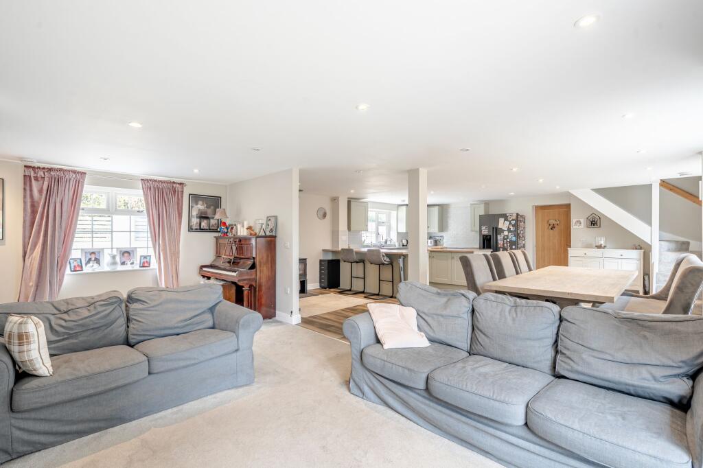 Sleights Bungalows, Huby, LS17 photo 4