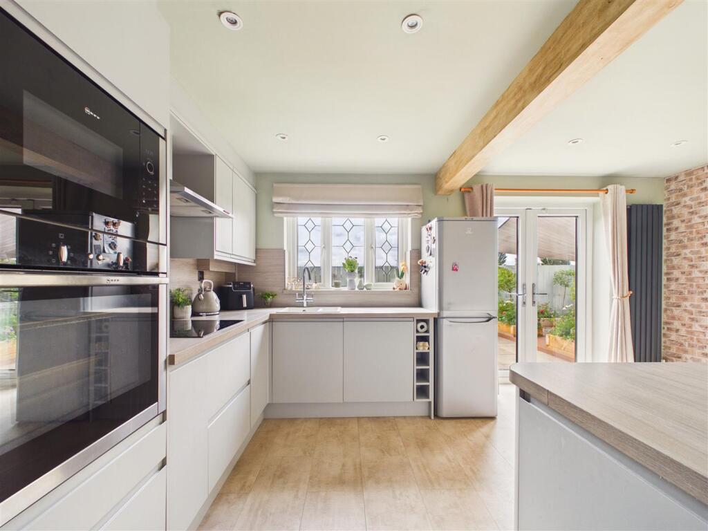 House in Hull - View 4