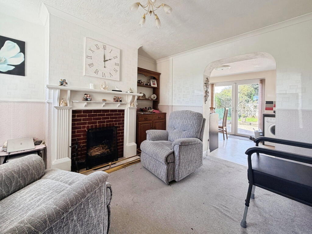 Exbury Road, Blackfield, Southampton, SO45 1XD photo 3