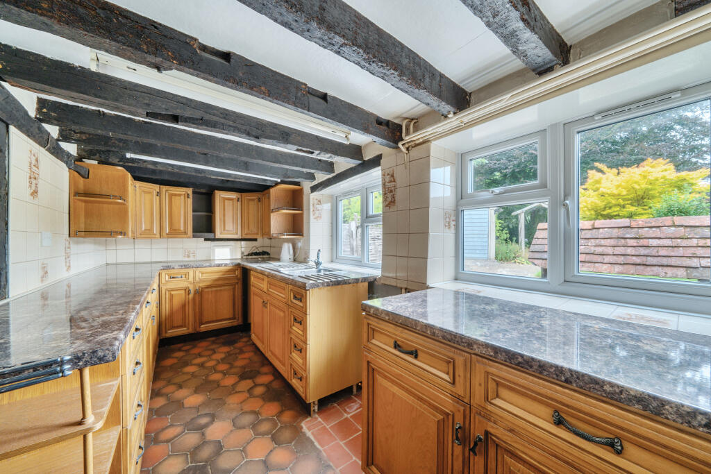 Haslemere Road, Liphook, GU30 photo 4