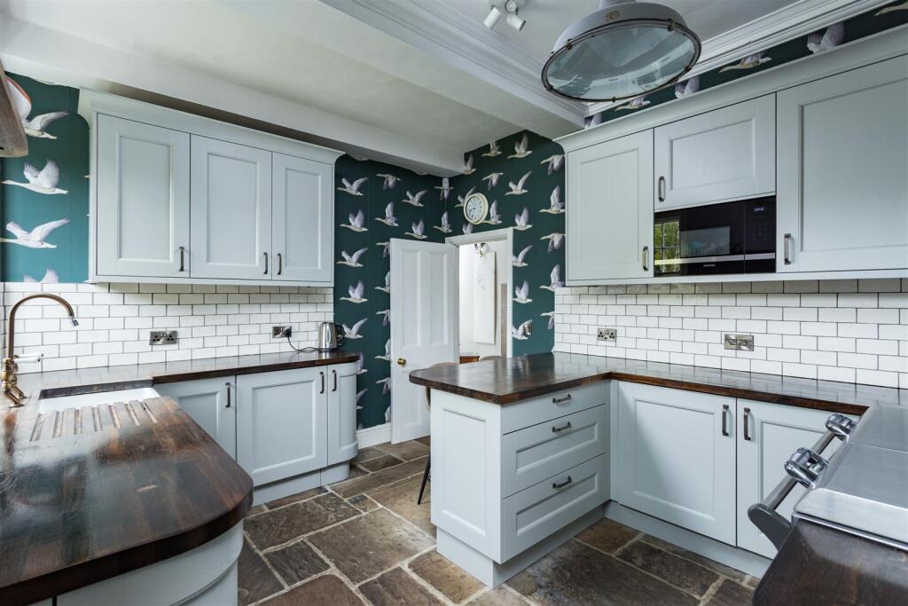 House in Leeds, Castley - View 5