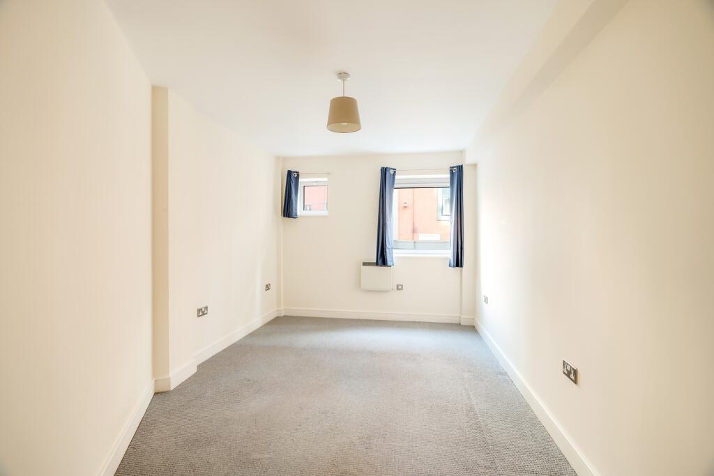 Flat , Thomas Court, BS1 photo 5