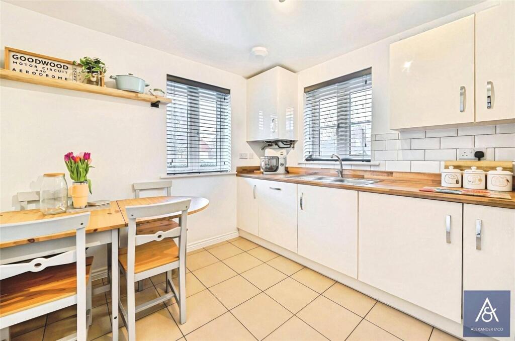 House in Brackley, West Northamptonshire - View 3