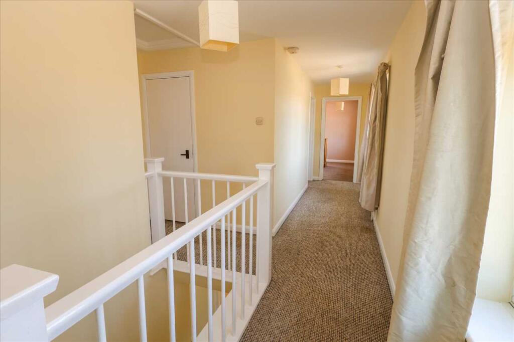 House in Dorney Reach, Dorney - More