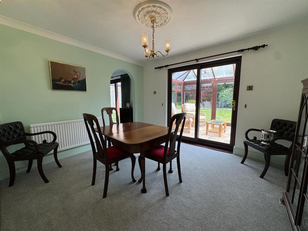 Bowmans Close, Welwyn - More