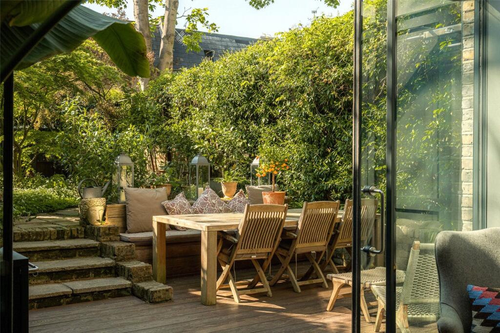 House in London, Royal Borough of Kensington and Chelsea - View 4