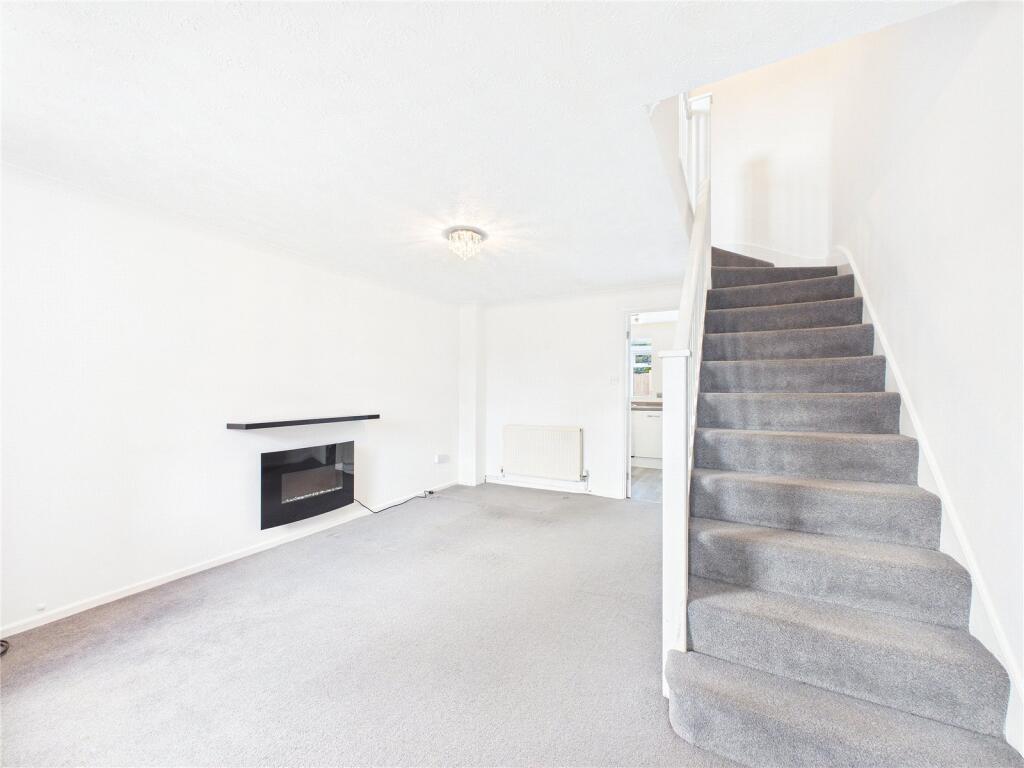 Hammond Close, Droitwich Spa, Worcestershire, WR9 photo 4