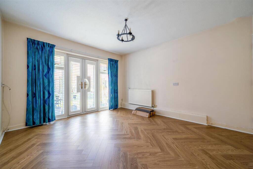 Tudor Grange, Blackheath, London photo 3