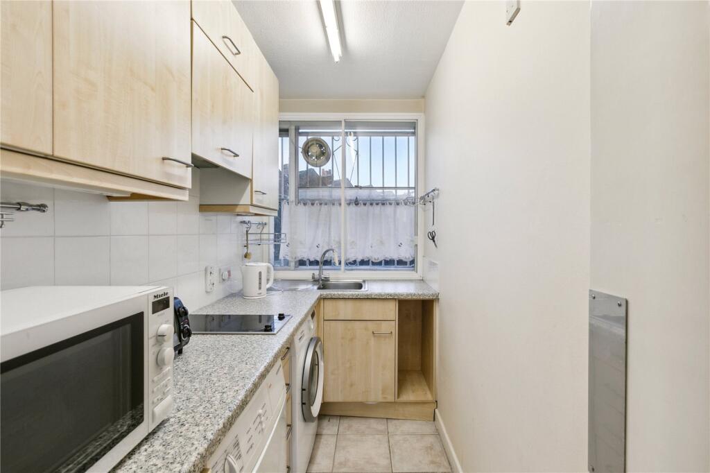 Apartment in London - View 5