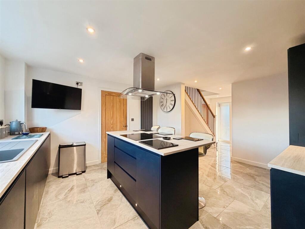 Windsor Road, Carlton-In-Lindrick, Worksop photo 3