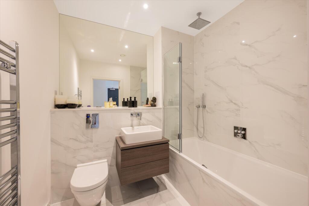 Apartment in London, Brondesbury Park, Brondesbury - More