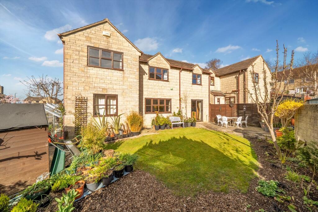 Main image of property: Swifts Hill View, Stroud, GL5