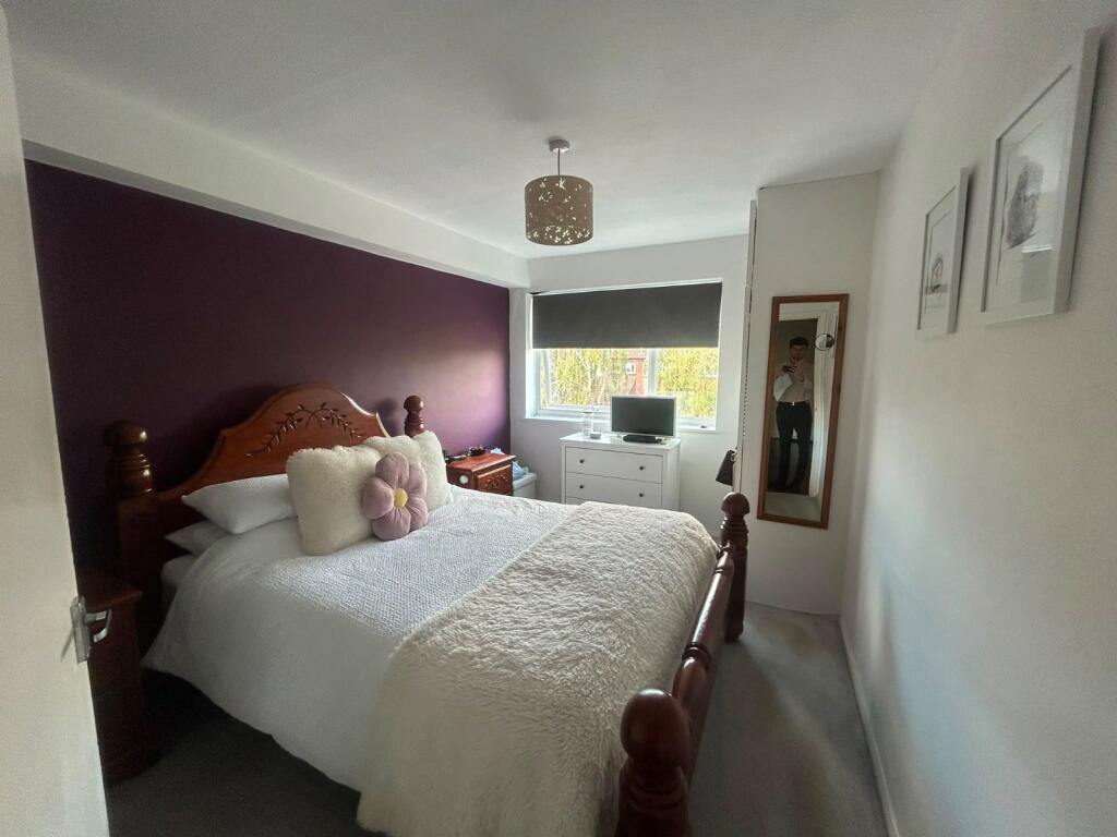 Apartment in Sutton - View 5