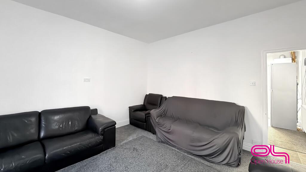 House in Bolton - View 4