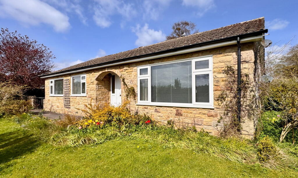 Main image of property: 1 Mount Drive, Leyburn