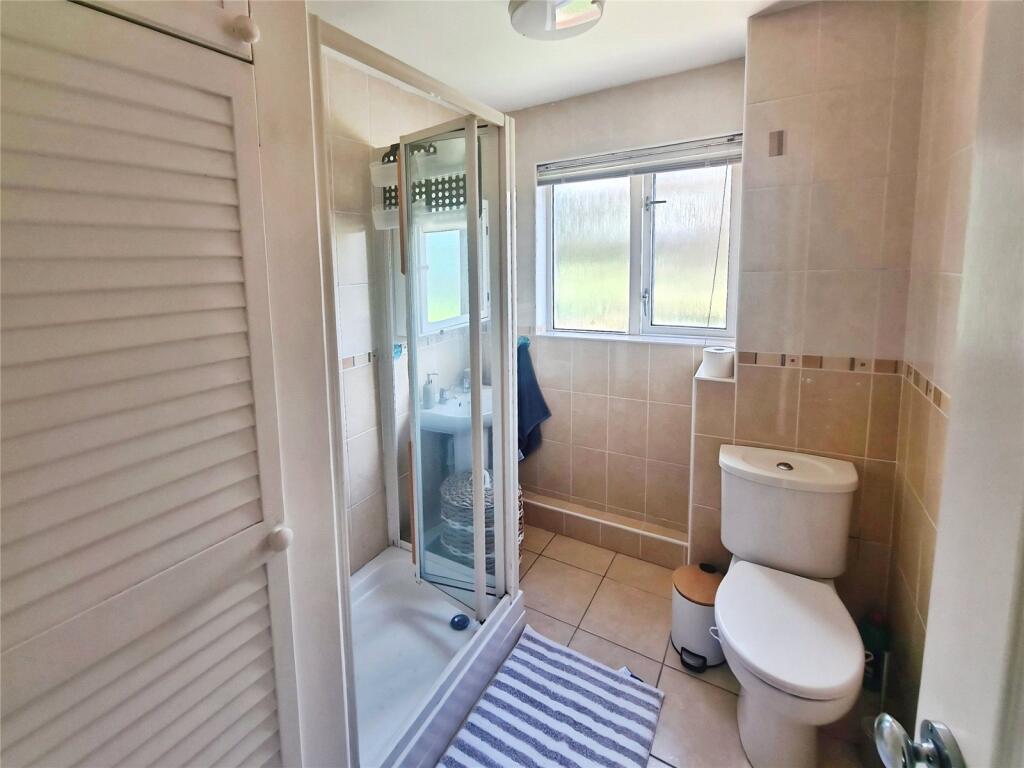 Apartment in Southampton, Millbrook - View 5