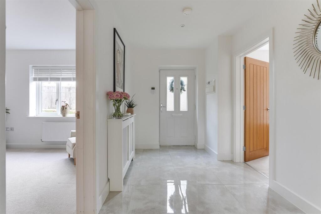 Redbank Close, Newport, Saffron Walden photo 4