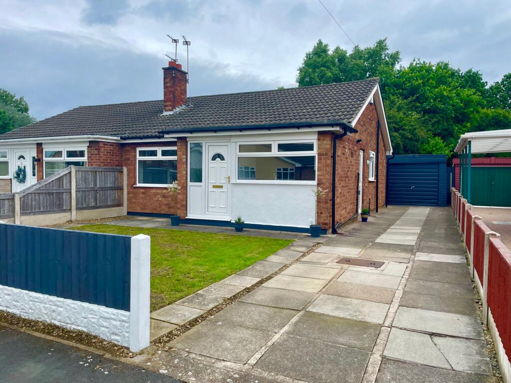 Main image of property: Oakwood Drive, Armthorpe, DN3