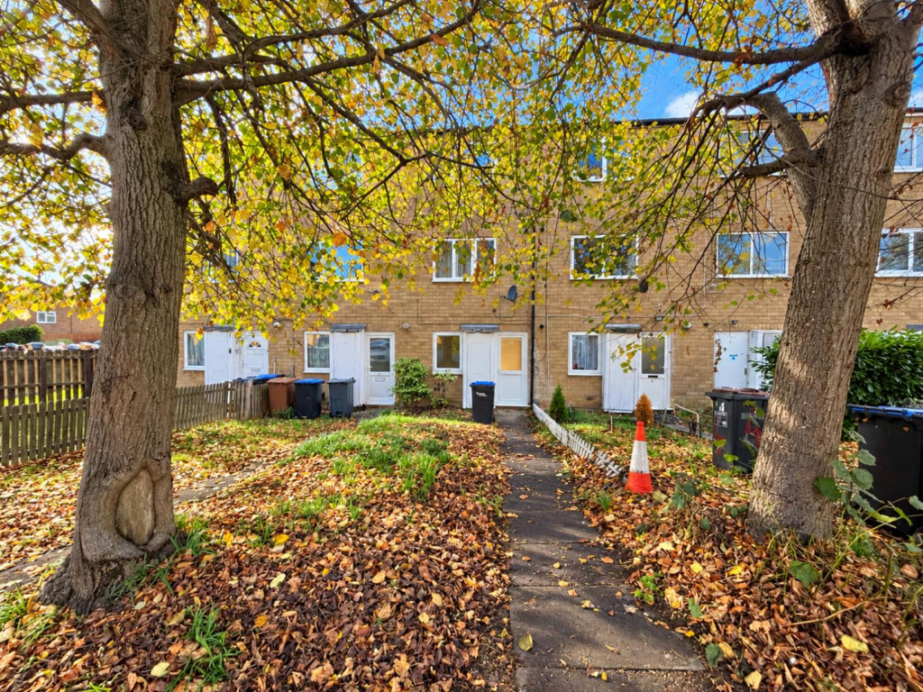 1-bed flat on Gallfield Court, Bellinge, Northampton NN3, £95,000