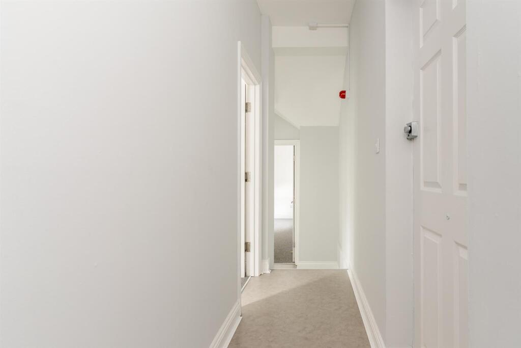 Apartment in Cardiff, Adamsdown - More