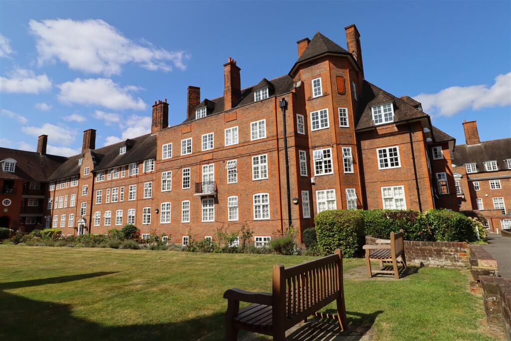 Main image of property: Heathcroft, Hampstead Way, NW11