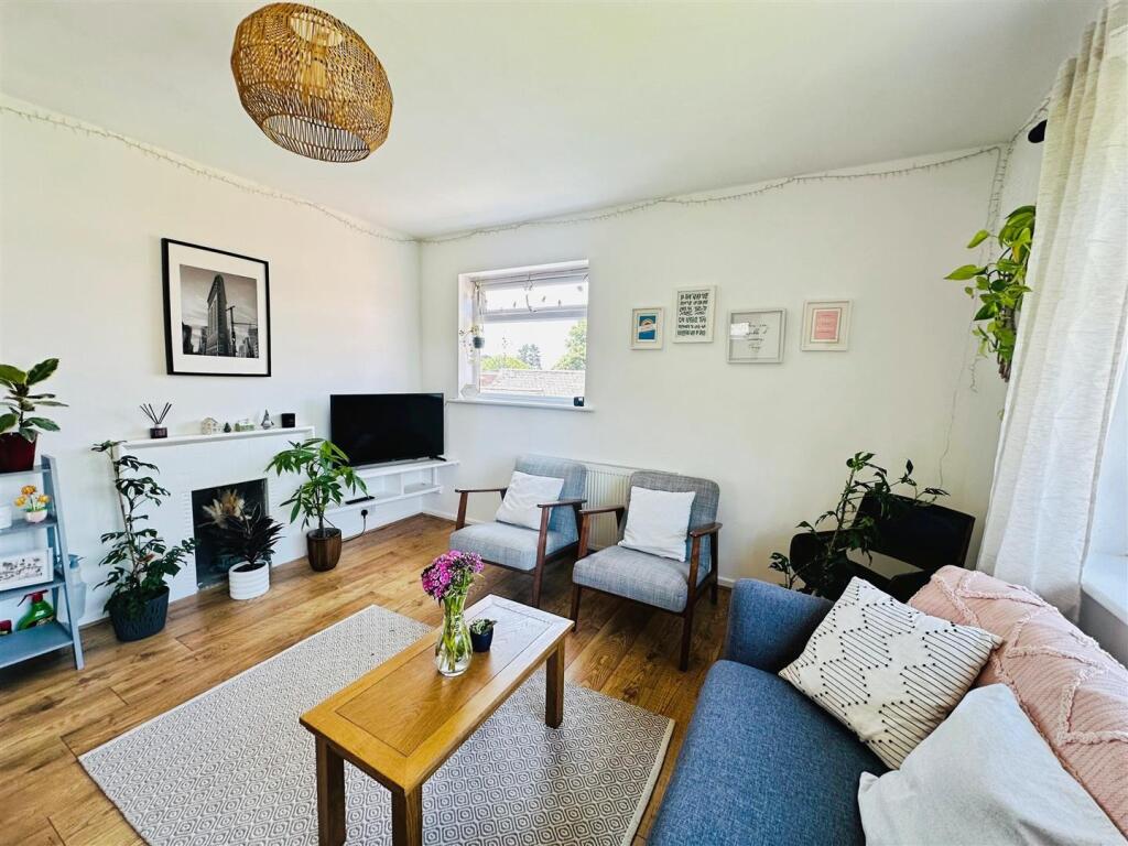 Apartment in Warwick, Royal Leamington Spa - View 4