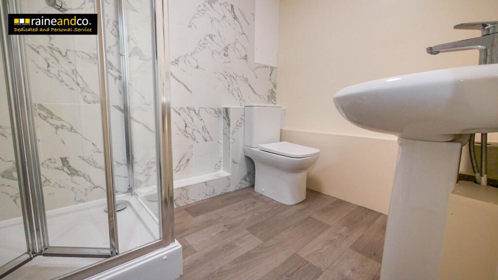 Apartment in Hatfield, Roe Green - View 5
