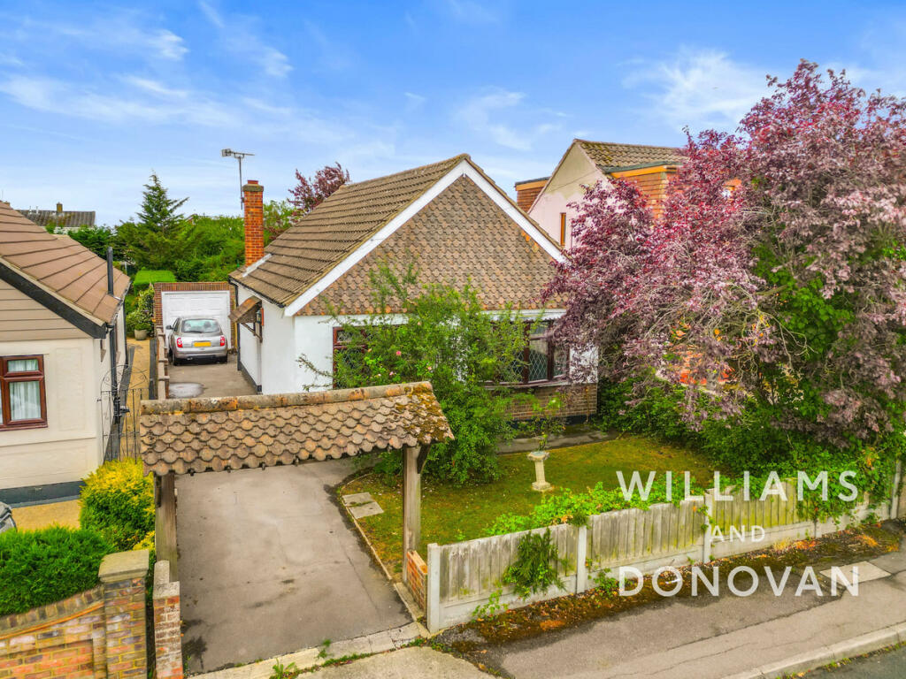 2-bed detached on Wavertree Road, South Benfleet, £425,000
