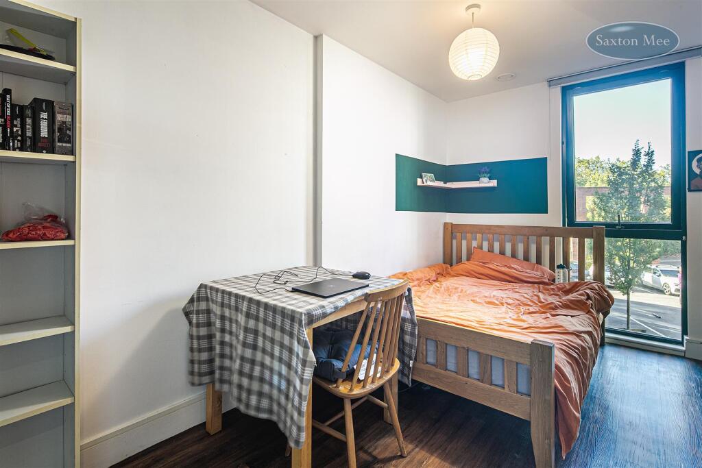 Apartment in Sheffield, Wicker, Neepsend - More