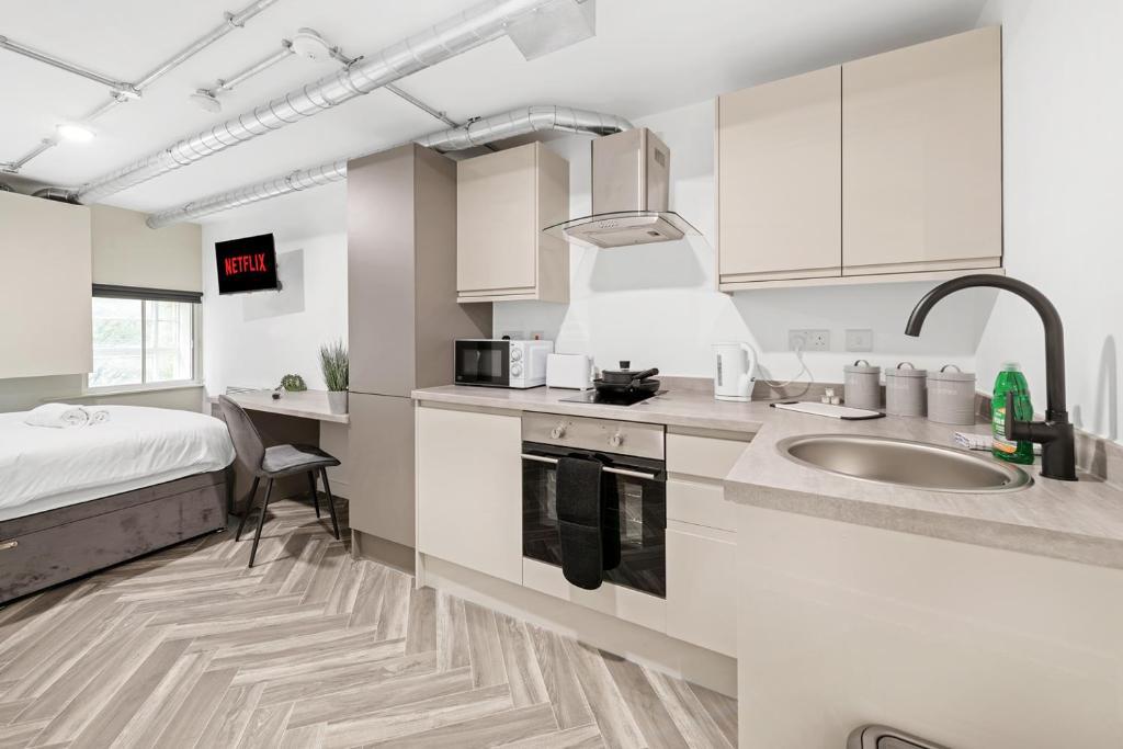 Main image of property: Lister Gate, Nottingham, Nottinghamshire, NG1