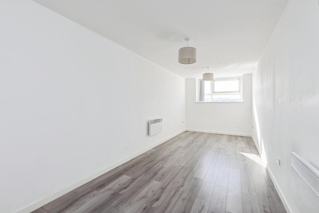 Apartment in Bradford - View 4