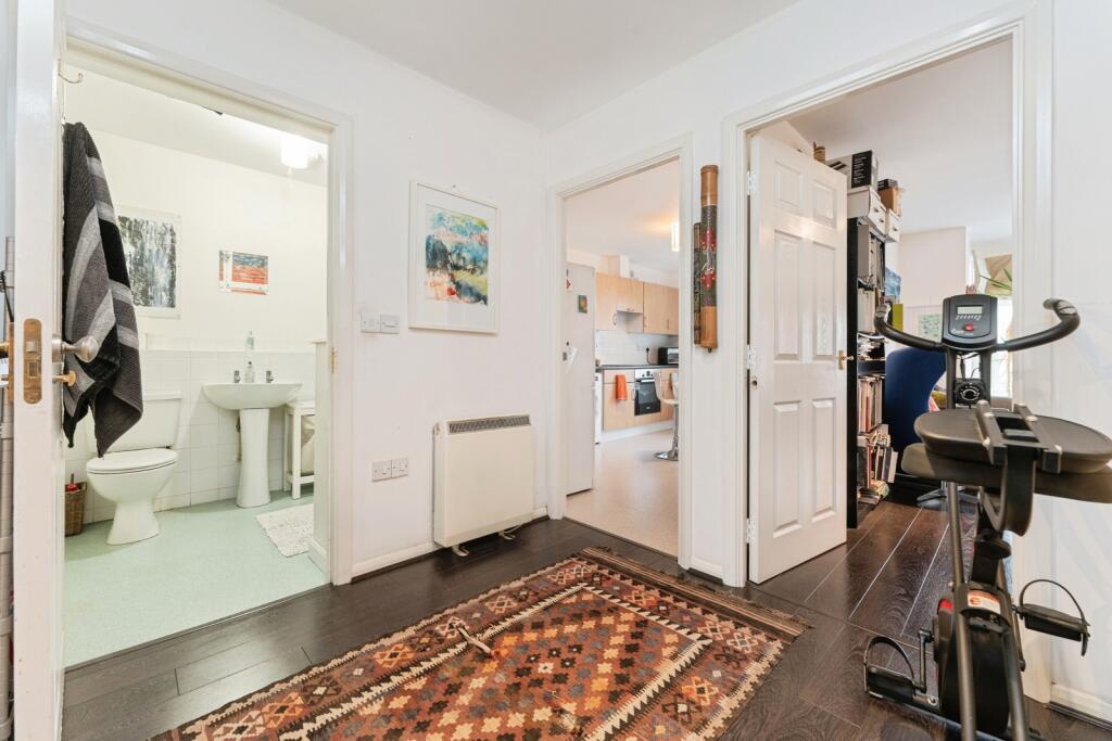 Pearl Close, Cambridge, Cambridgeshire, CB4 - Mehr