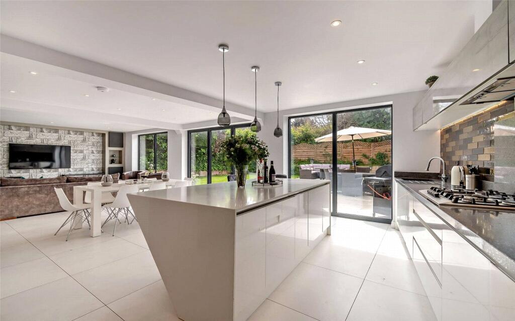 Grove Lane, Hale, Cheshire, WA15 photo 3