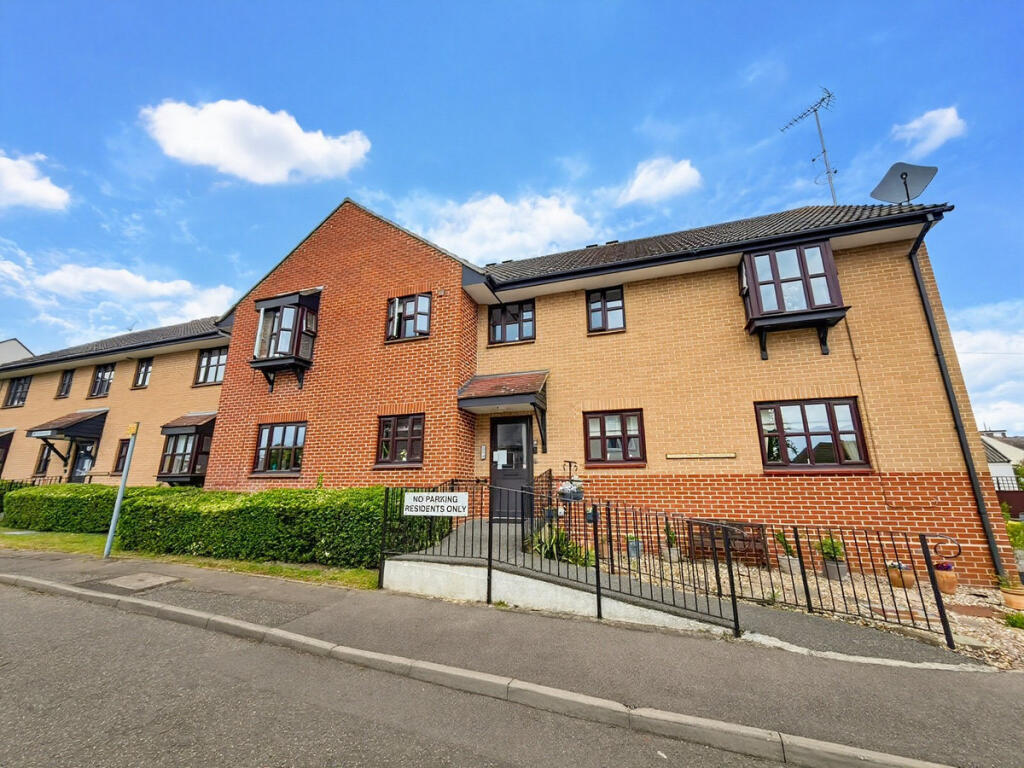 Main image of property: Hilltop Close, Rayleigh, SS6 7