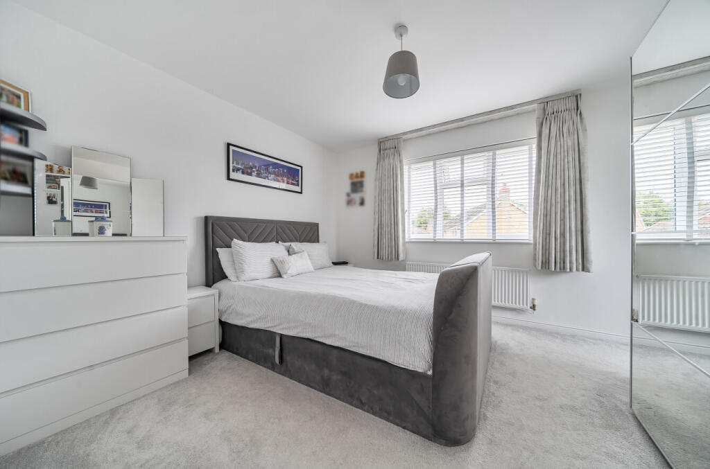 House in Eastleigh, Stoke Common, Bishopstoke - More