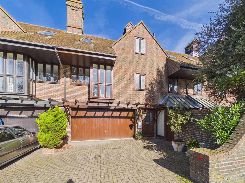 Main image of property: Hampton Court Road, East Molesey