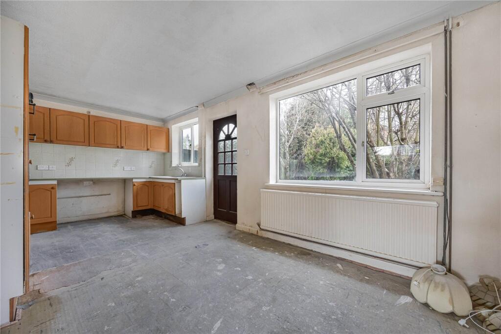 Edenham Crescent, Reading, Berkshire, RG1 photo 4