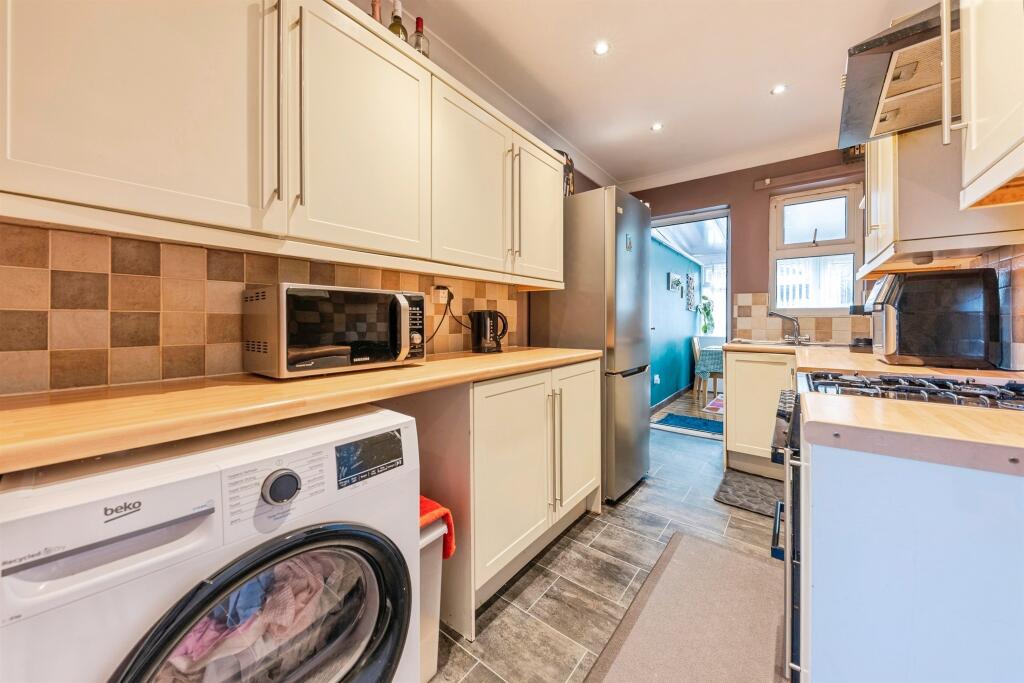 Harrowby Close, GRANTHAM photo 3