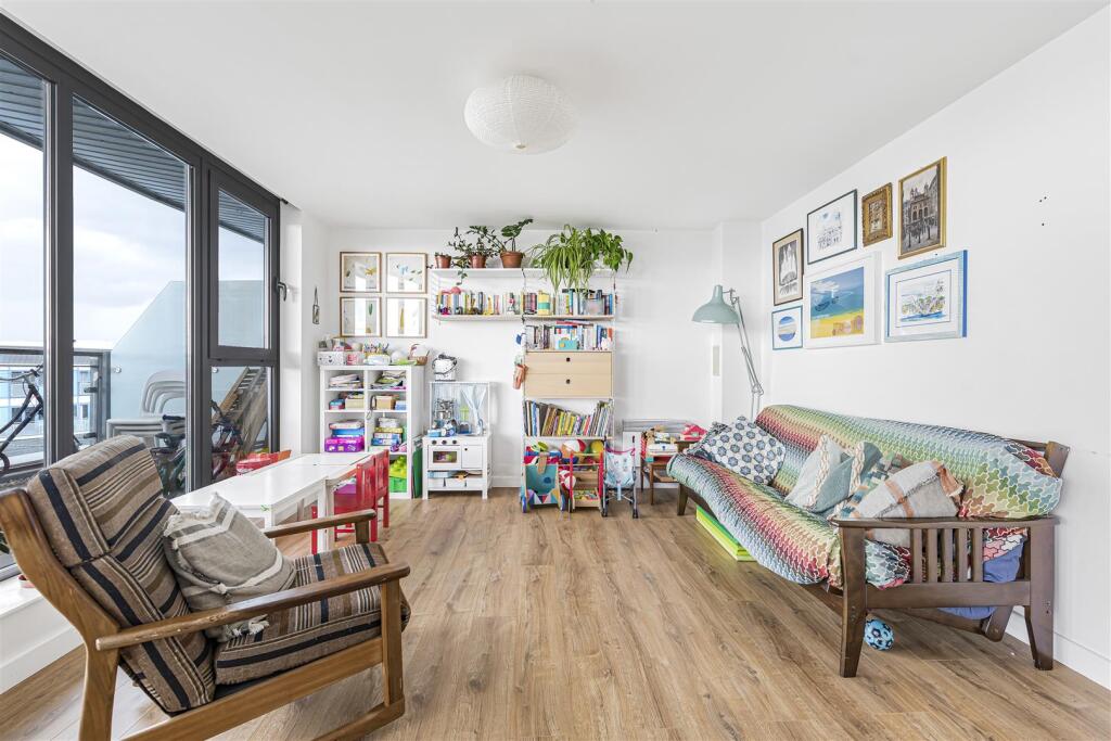 Palmers Road, London - View 3